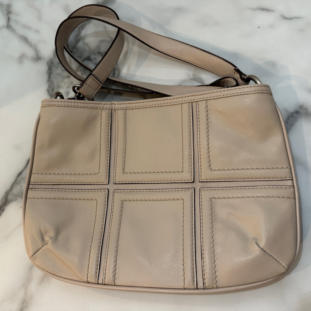 Tignanello Cream Leather Handbag - shoulder or crossbody - Picture 2 of 9